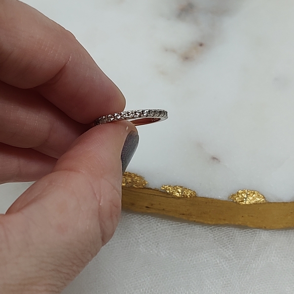 Size 4 Sterling Silver Women's Ring With CZ Accents - Picture 6 of 12